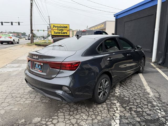 2023 Kia Forte LXS IVT - 23031628 - 4