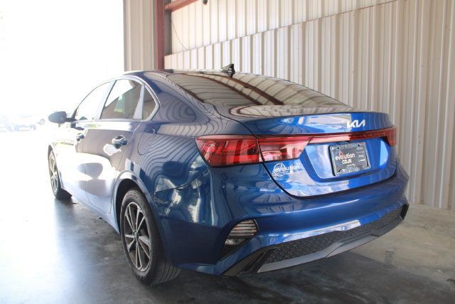 2023 Kia Forte LXS IVT - 23071643 - 7