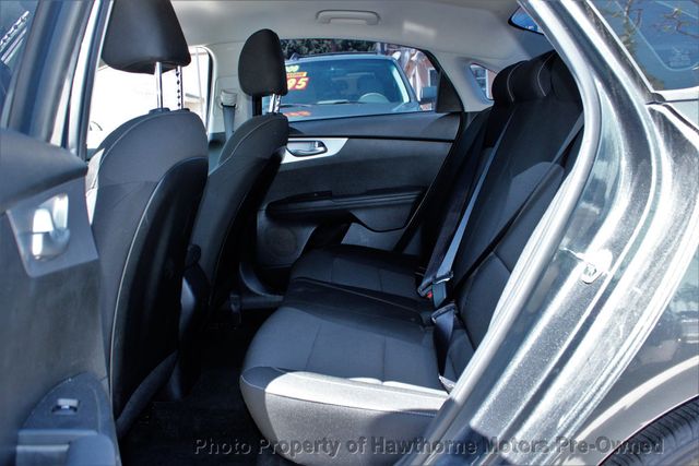 2023 Kia Forte LXS IVT - 23012601 - 9