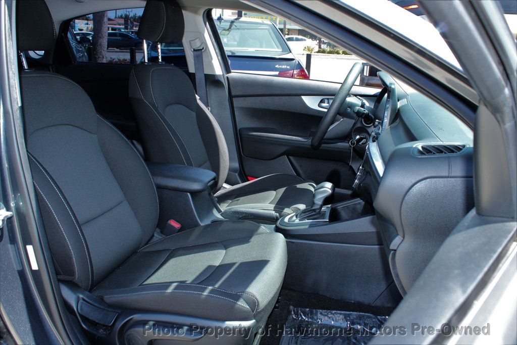 2023 Kia Forte LXS IVT - 23012601 - 10