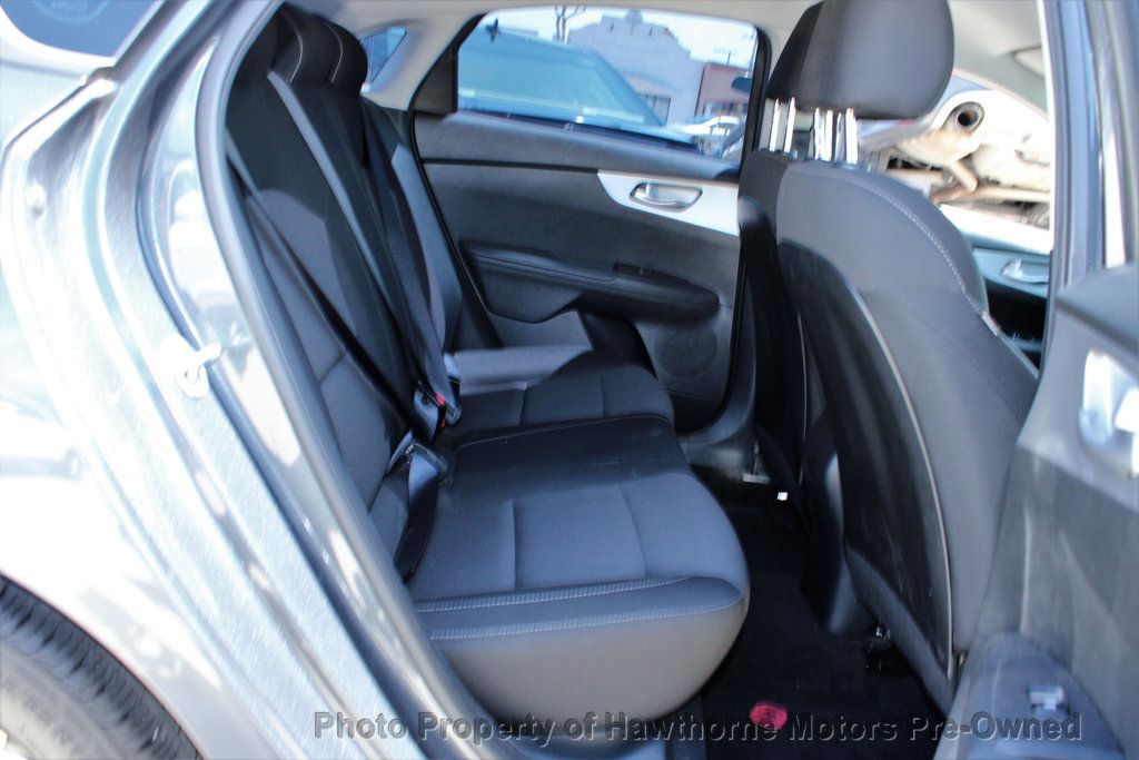 2023 Kia Forte LXS IVT - 23012601 - 11