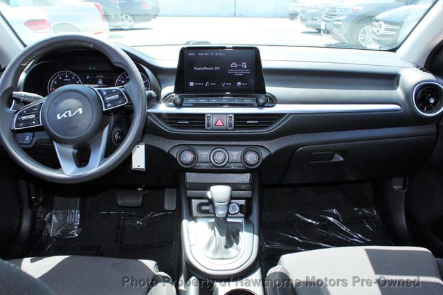 2023 Kia Forte LXS IVT - 23012601 - 12