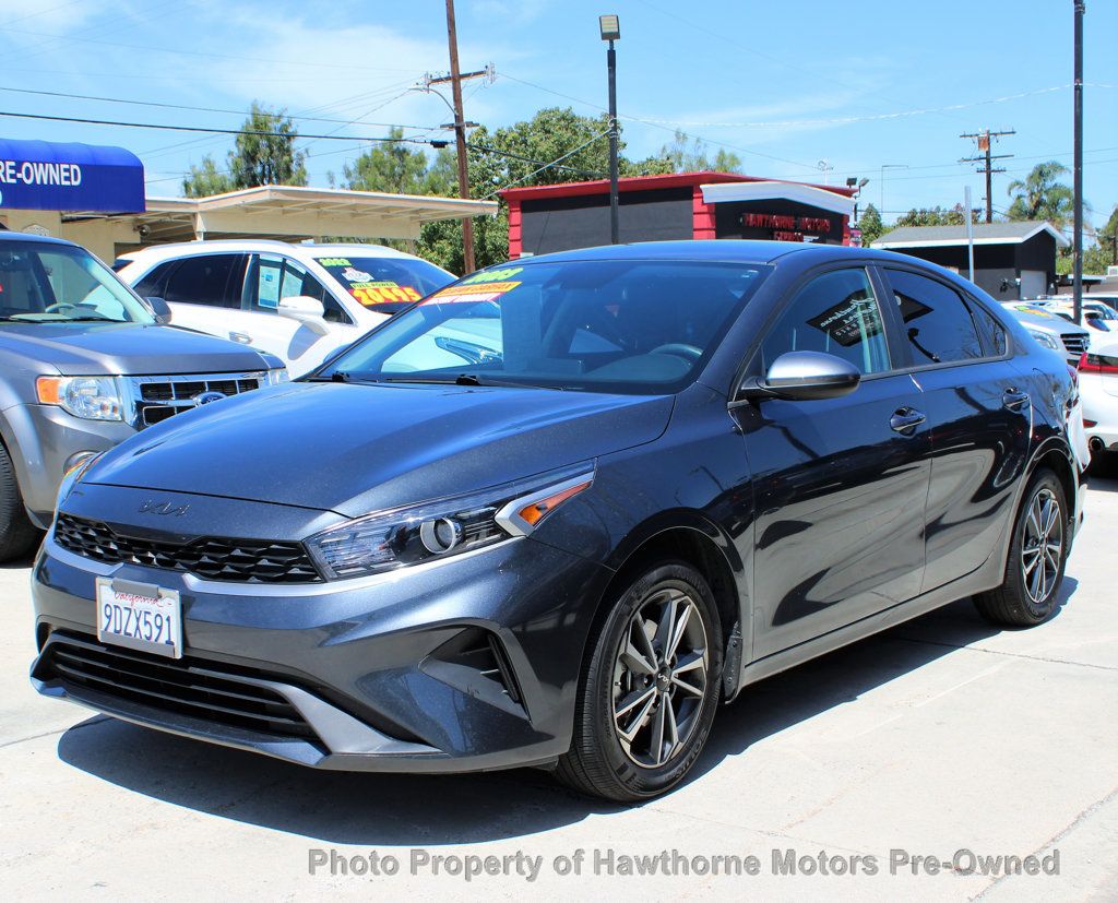 2023 Kia Forte LXS IVT - 23012601 - 1