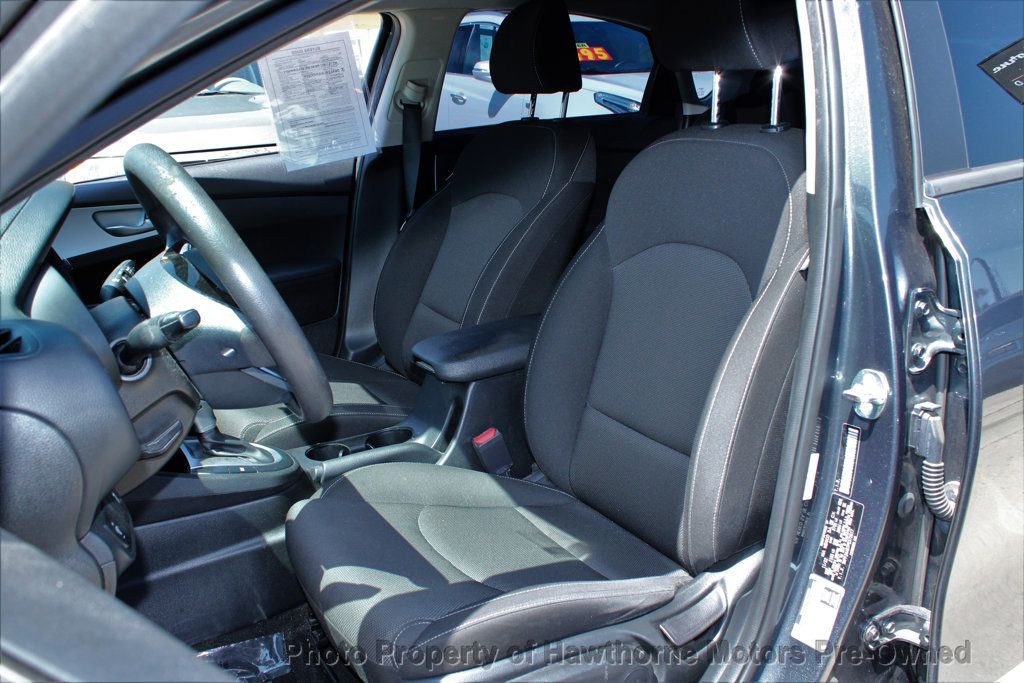 2023 Kia Forte LXS IVT - 23012601 - 8