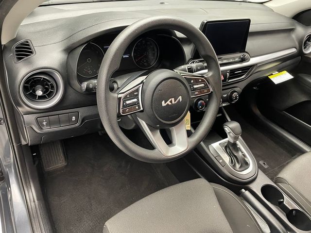 2023 Kia Forte LXS IVT - 22956548 - 10