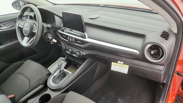 2023 Kia Forte LXS IVT - 22955095 - 17