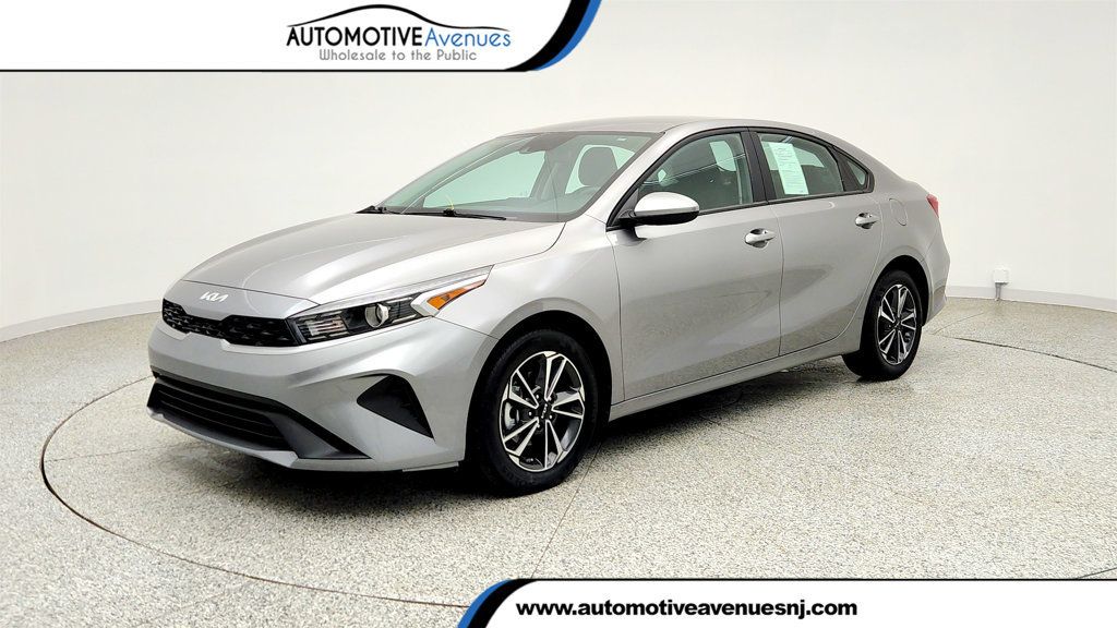 2023 Kia Forte LXS IVT - 23033762 | Video 1