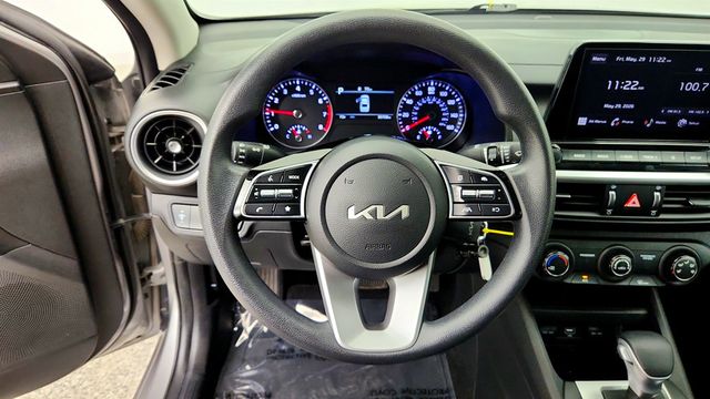 2023 Kia Forte LXS IVT - 23033762 - 12