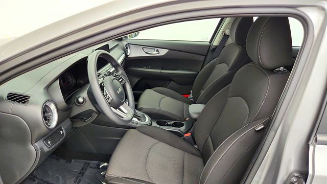 2023 Kia Forte LXS IVT - 23033762 - 18