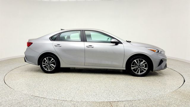 2023 Kia Forte LXS IVT - 23033762 - 3
