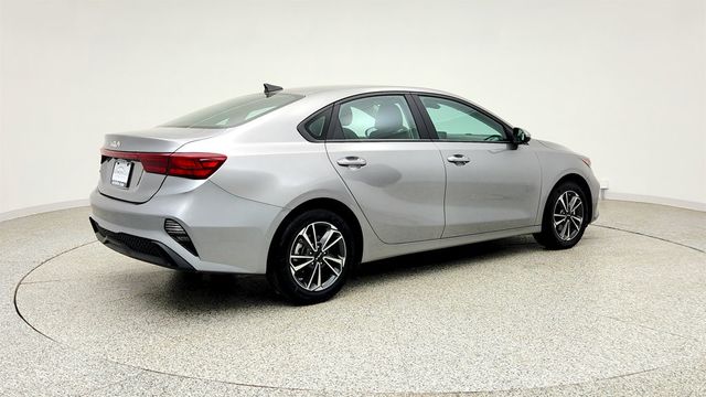 2023 Kia Forte LXS IVT - 23033762 - 4