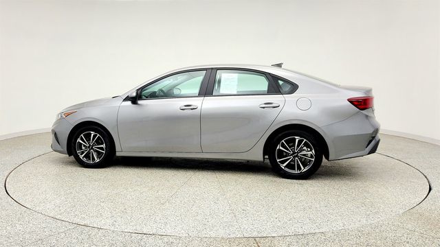 2023 Kia Forte LXS IVT - 23033762 - 7