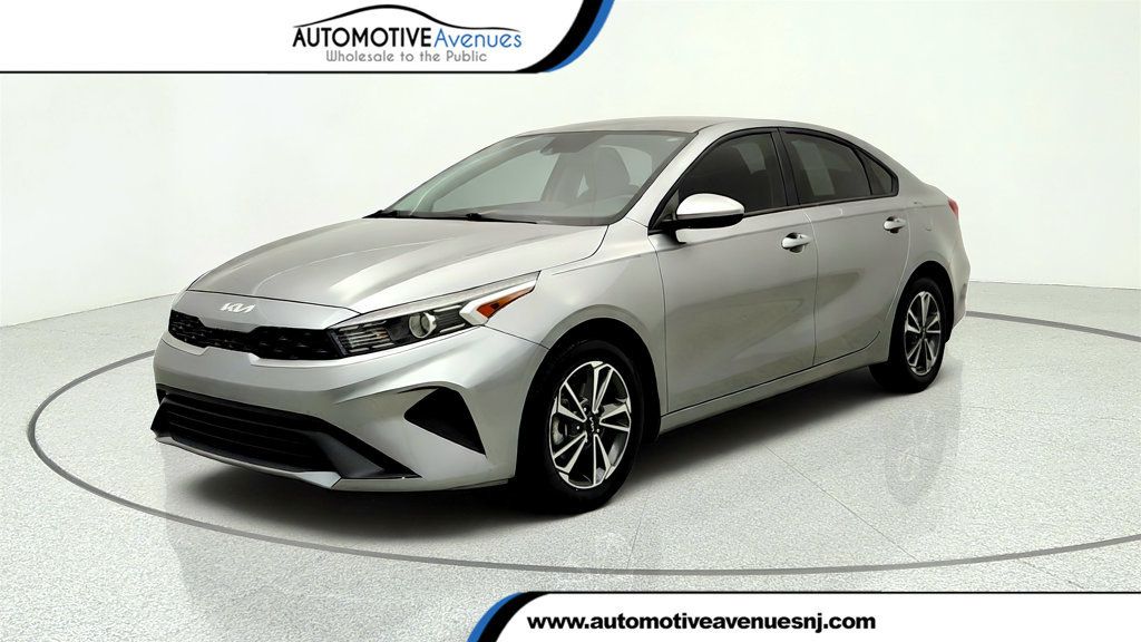 2023 Kia Forte LXS IVT - 23060823 | Video 1