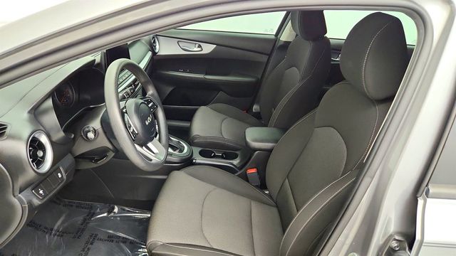2023 Kia Forte LXS IVT - 23060823 - 18