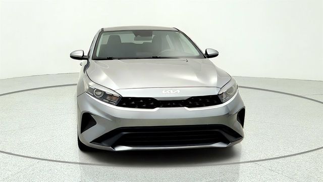 2023 Kia Forte LXS IVT - 23060823 - 1