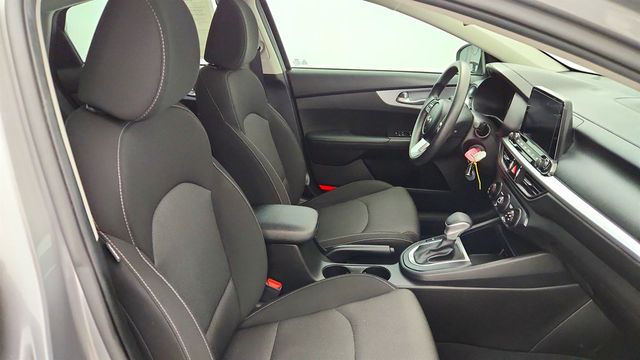 2023 Kia Forte LXS IVT - 23060823 - 22