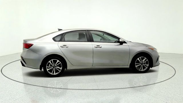 2023 Kia Forte LXS IVT - 23060823 - 3