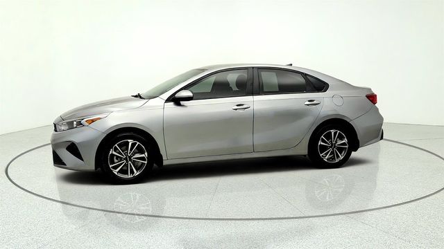 2023 Kia Forte LXS IVT - 23060823 - 7