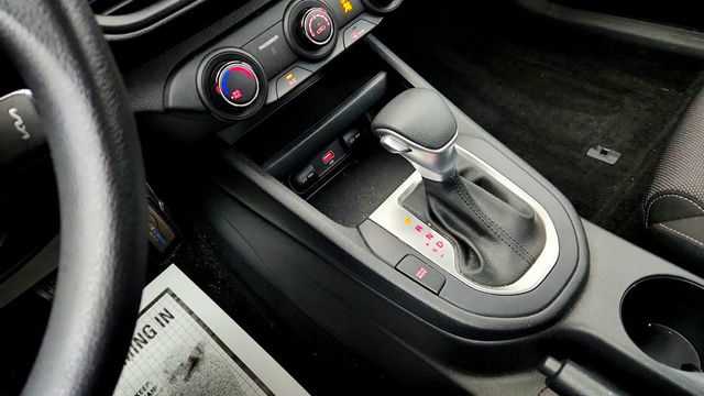 2023 Kia Forte LXS IVT w/ Technology Package - 23030677 - 15