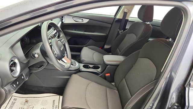 2023 Kia Forte LXS IVT w/ Technology Package - 23030677 - 18
