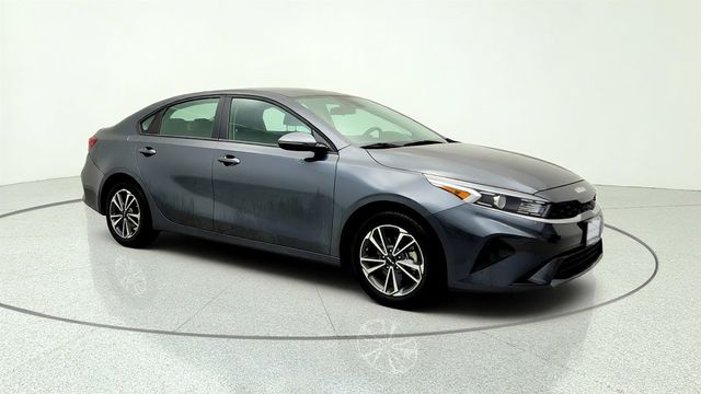2023 Kia Forte LXS IVT w/ Technology Package - 23030677 - 2