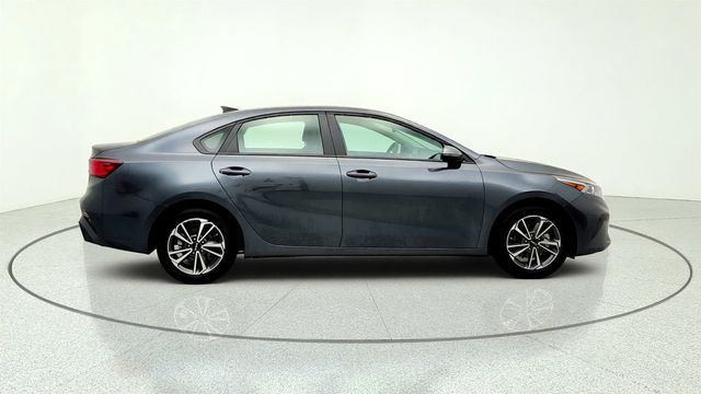 2023 Kia Forte LXS IVT w/ Technology Package - 23030677 - 3