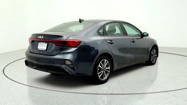 2023 Kia Forte LXS IVT w/ Technology Package - 23030677 - 4