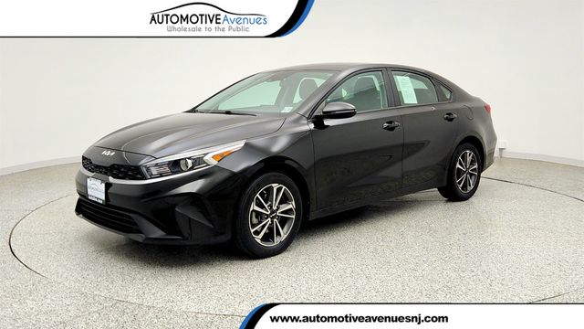2023 Kia Forte LXS IVT w/ Technology Package - 23034676 - 0