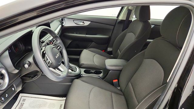 2023 Kia Forte LXS IVT w/ Technology Package - 23034676 - 18