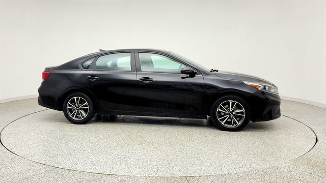 2023 Kia Forte LXS IVT w/ Technology Package - 23034676 - 3