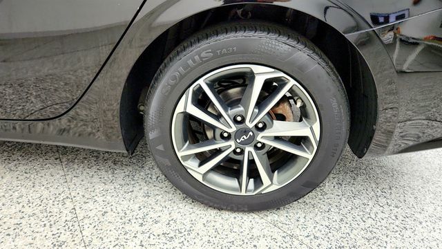 2023 Kia Forte LXS IVT w/ Technology Package - 23034676 - 8