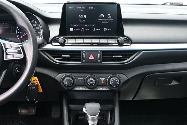 2023 Kia Forte LXS No Accidents Reported to Carfax - 22925507 - 9