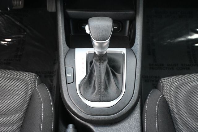 2023 Kia Forte LXS No Accidents Reported to Carfax - 22925507 - 11