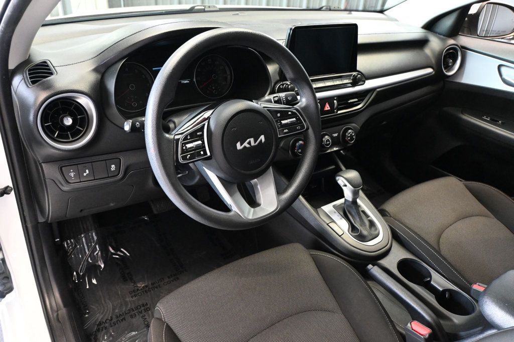 Kia Forte photo 10