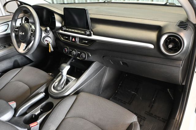 2023 Kia Forte LXS Technology Package - 23069680 - 11