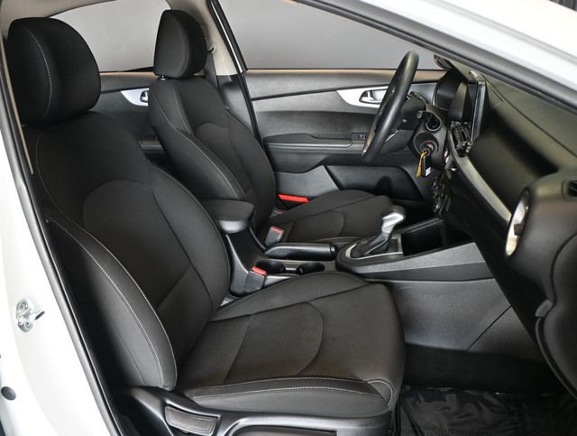 2023 Kia Forte LXS Technology Package - 23069680 - 18