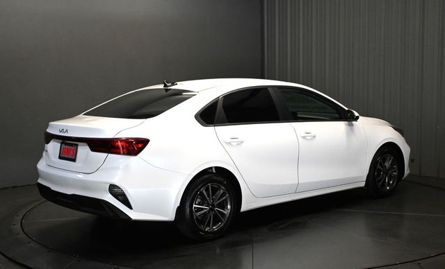 2023 Kia Forte LXS Technology Package - 23069680 - 4