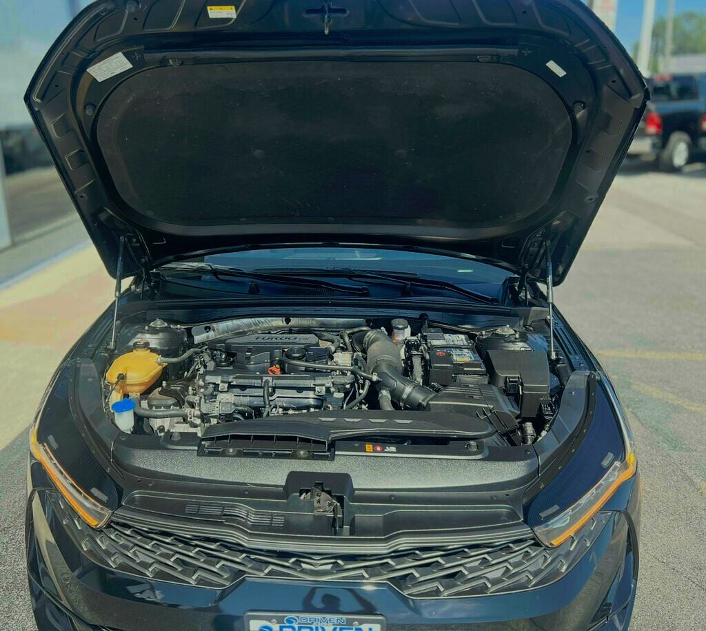 2023 Kia K5 GT-Line photo 10