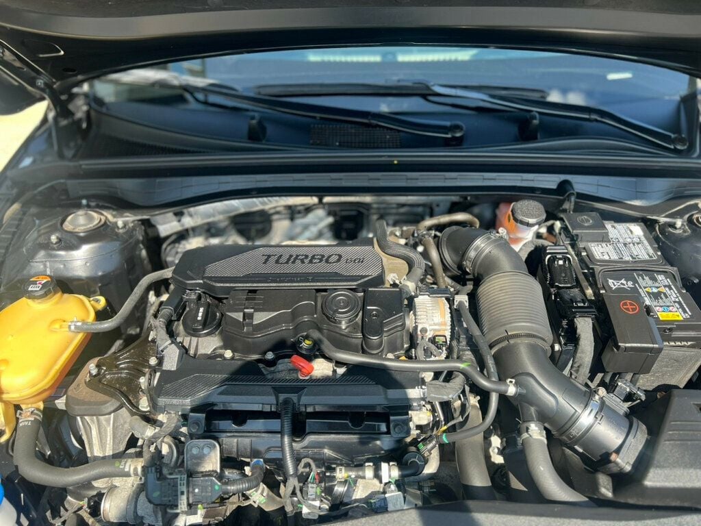 2023 Kia K5 GT-Line photo 11