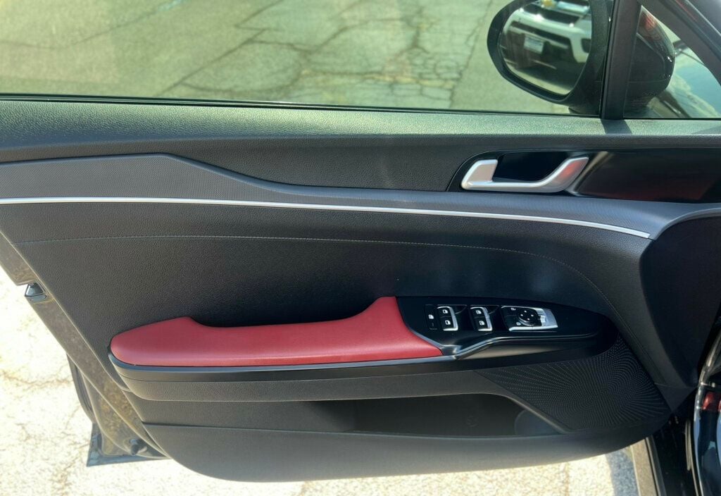 2023 Kia K5 GT-Line photo 14
