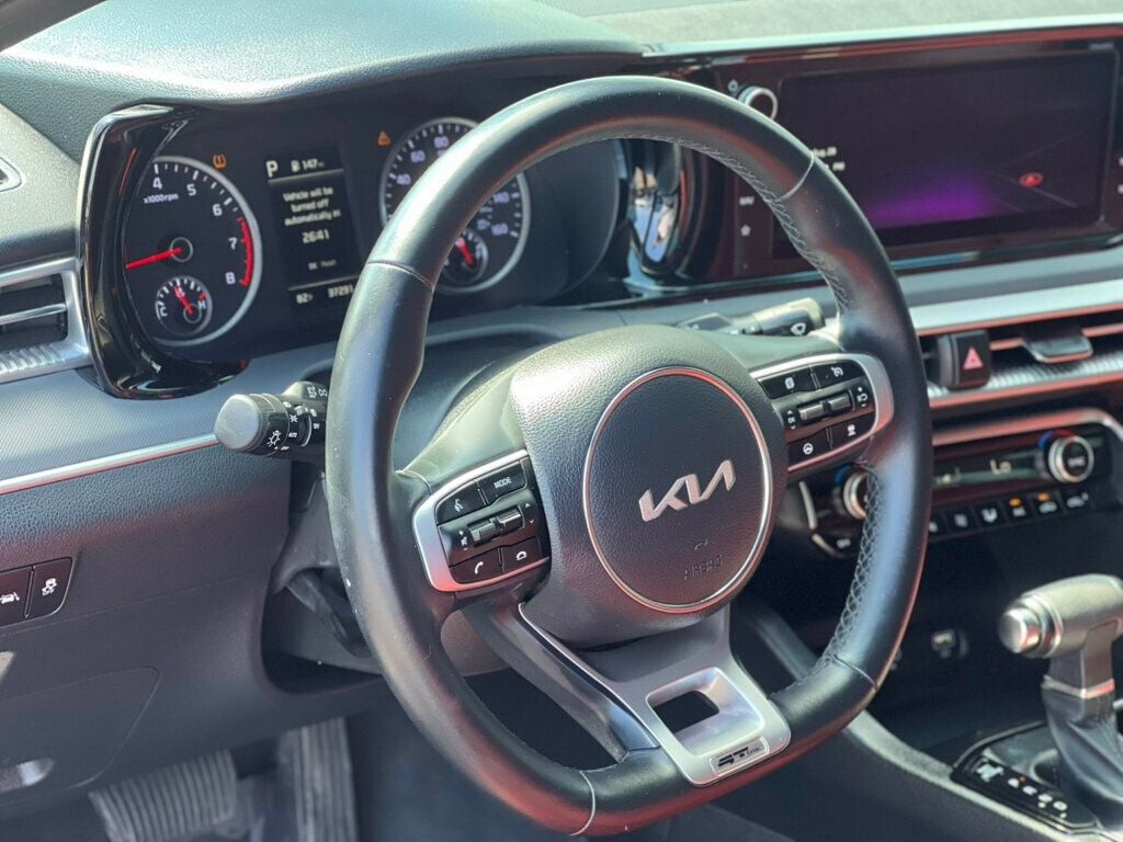 2023 Kia K5 GT-Line photo 17