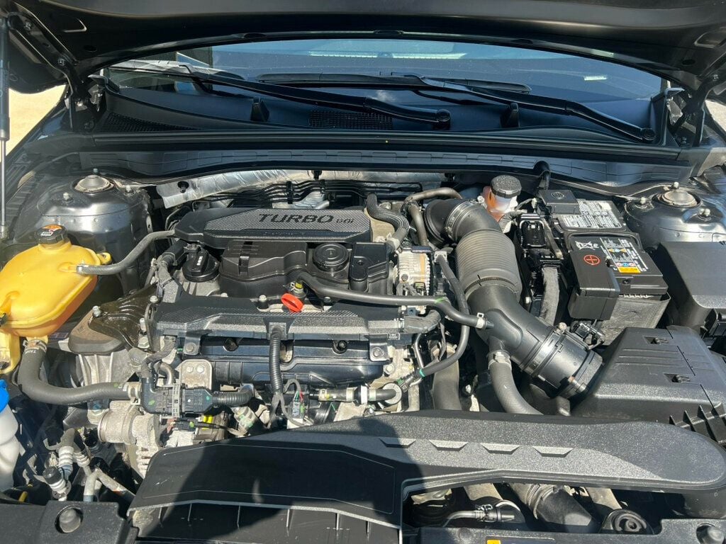 2023 Kia K5 GT-Line photo 9