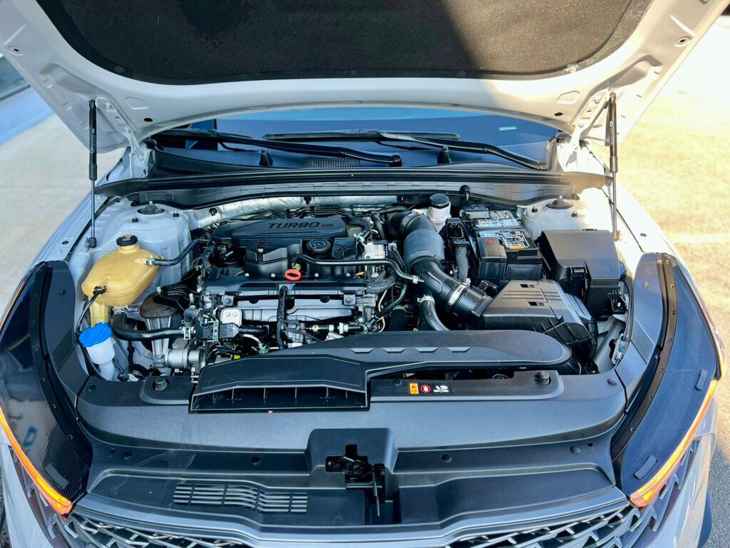 2023 Kia K5 GT-Line photo 11