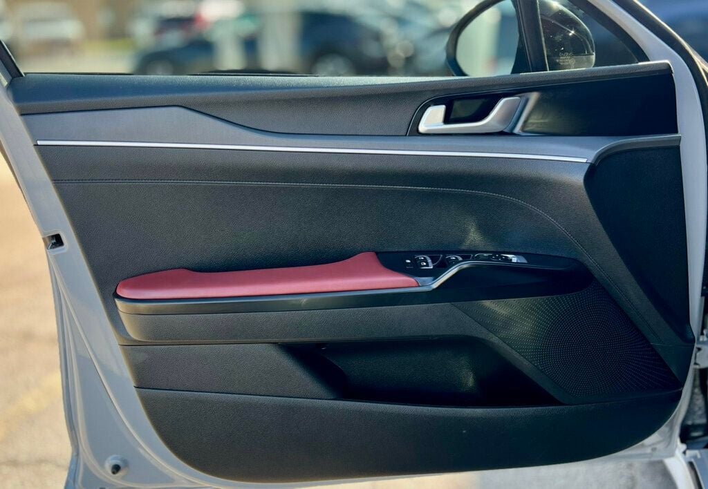 2023 Kia K5 GT-Line photo 12