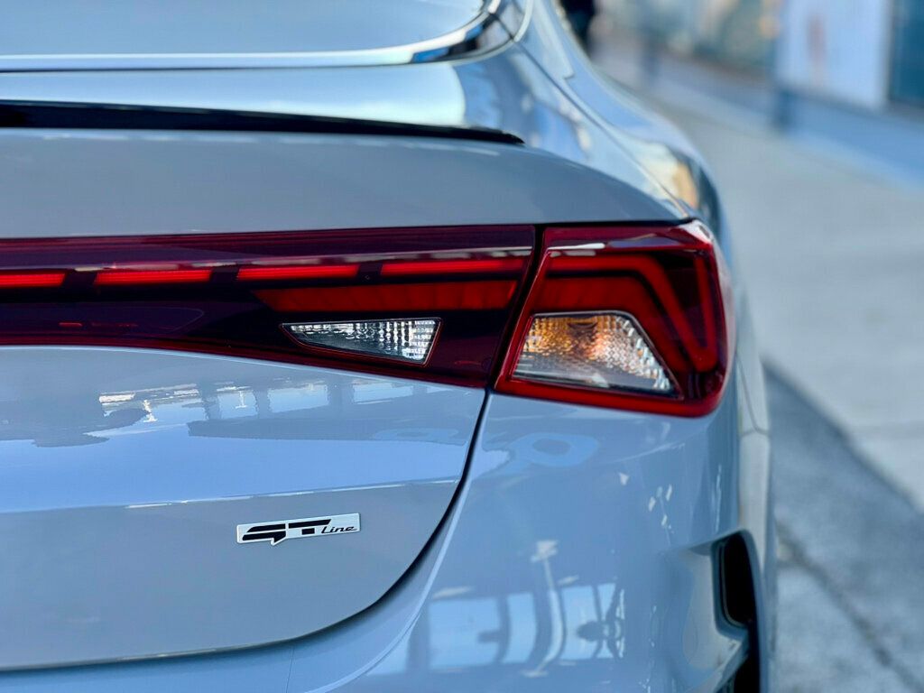 2023 Kia K5 GT-Line photo 9