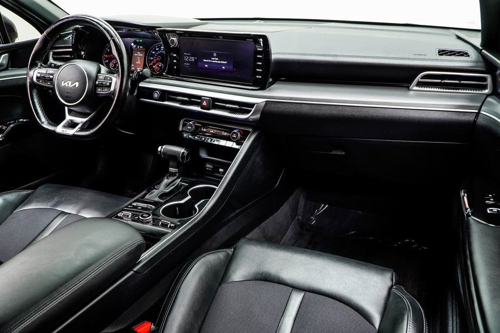 2023 Kia K5 GT-Line photo 17