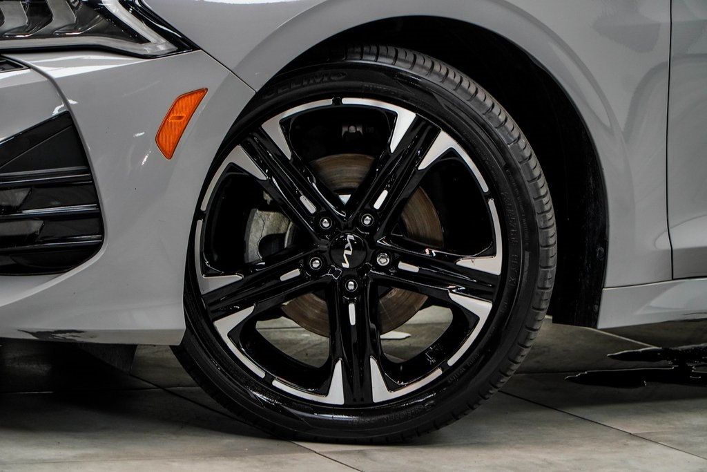 2023 Kia K5 GT-Line photo 3