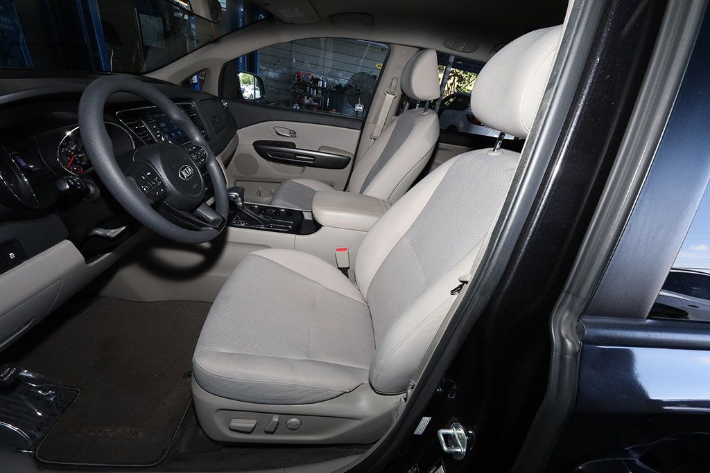2023 Kia K5 GT-Line photo 12