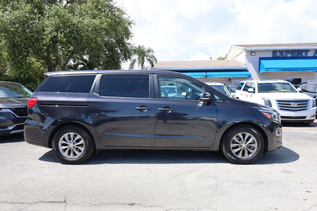 2023 Kia K5 GT-Line photo 3