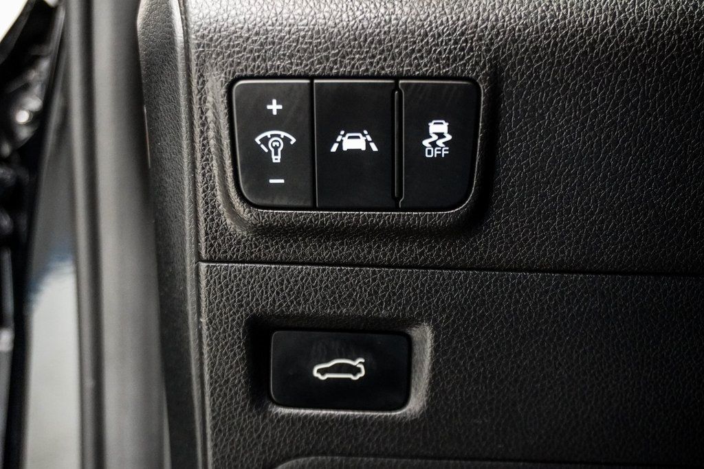 2023 Kia K5 GT-Line photo 28